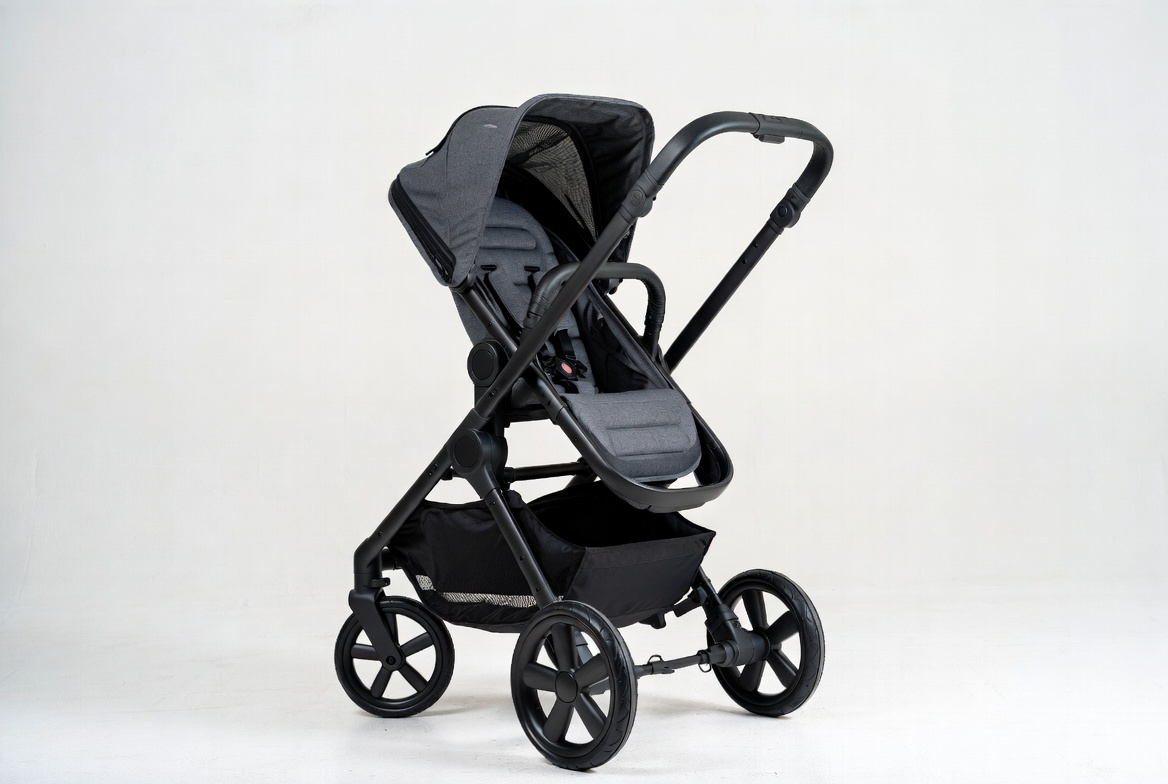 How to Dress Baby for Stroller in Winter Safely